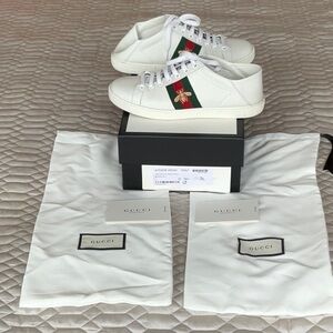 Gucci Miro Sneakers